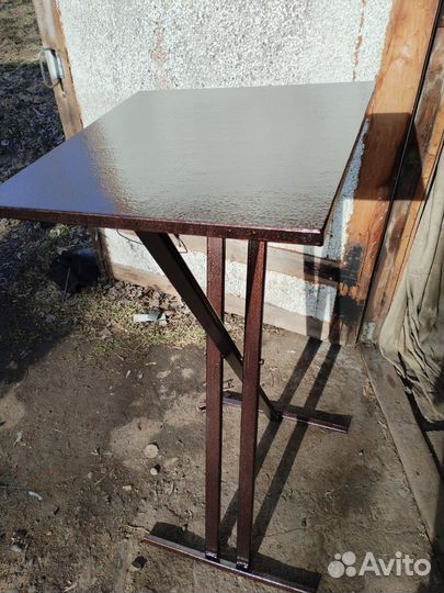 Столик для кафе