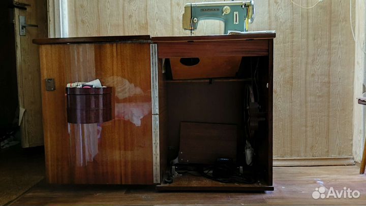 Швейная машинка Чайка-2