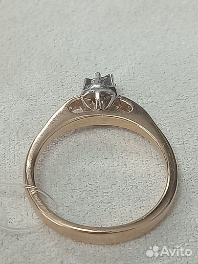 Золотое кольцо с бриллиантом.Арт24