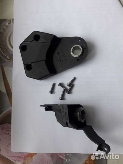 Кронштейн фары мерседес W213 левый