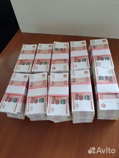100 пачек денег 5000 дублей рублеи