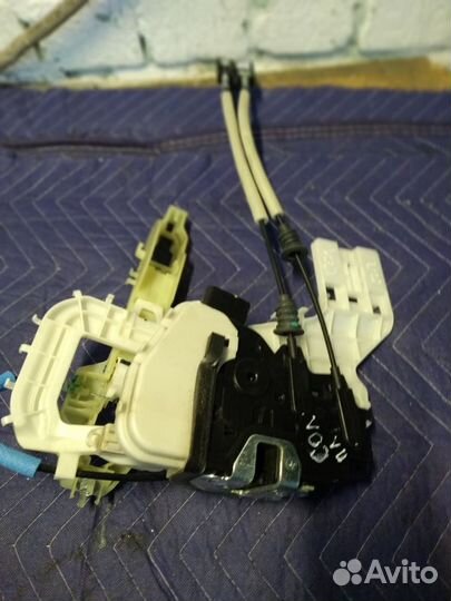 Замок двери левый правый Kia Soul 2 с 14г