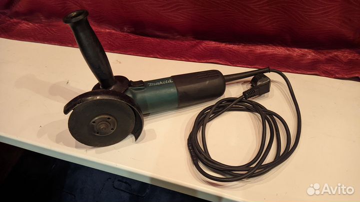 Ушм болгарка Makita 125 9578HN