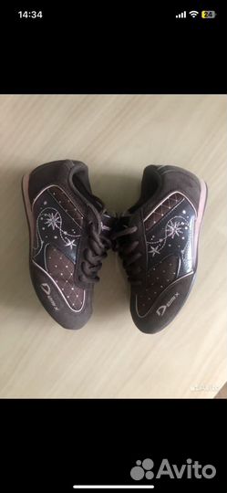 Кроссовки 27