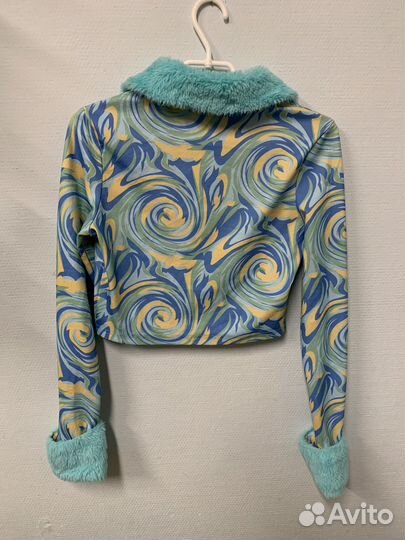 Необычный топ с искусивенными вставками