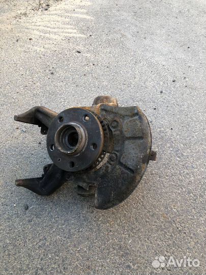 Кулак поворотный vag Volkswagen golf 4