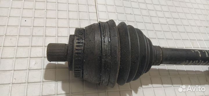 Полуось передняя левая Volkswagen Sharan