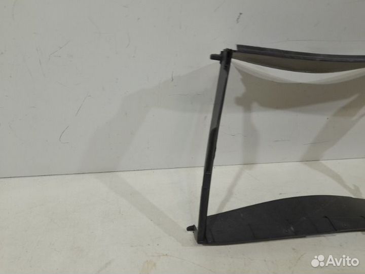 Дефлектор радиатора передний LADA X-Ray 2015