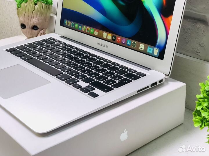 Ноутбук Apple MacBook Air 13/SSD/Core-i5