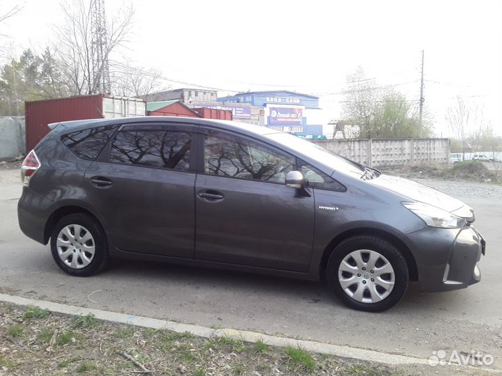 Toyota Prius Alpha 1.8 AT, 2015, 120 000 км