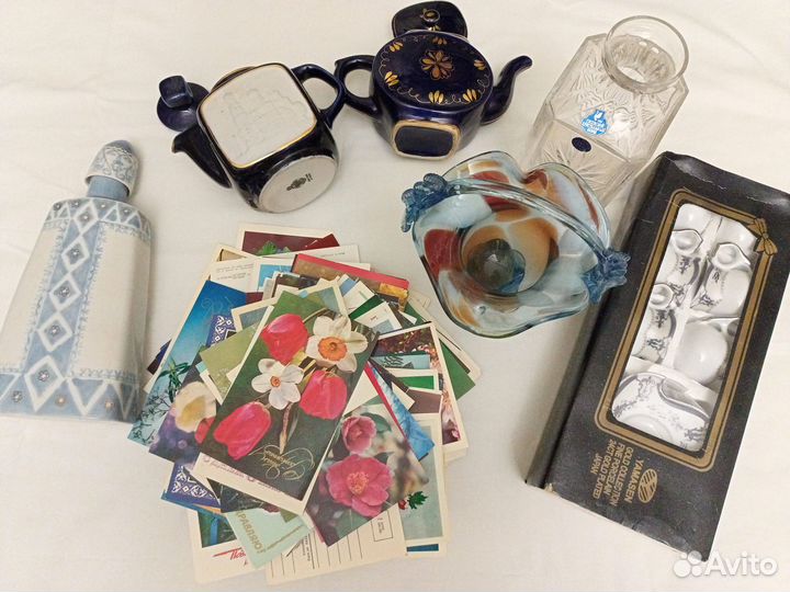 Чайники графины и куча открыток.все по 500