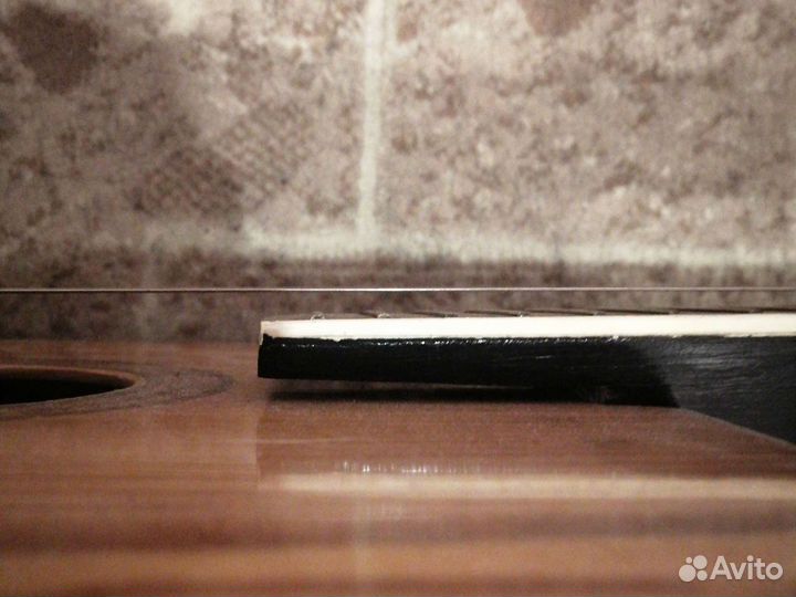 Акустическая гитара