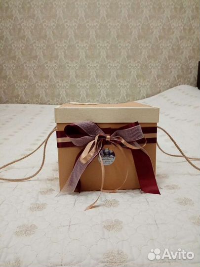 Подарочкая коробка