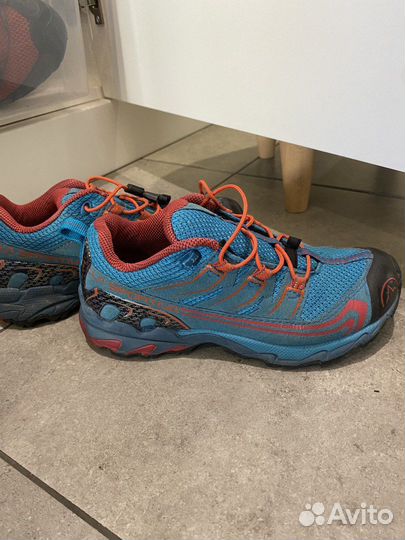 Трекинговые кроссовки 34
