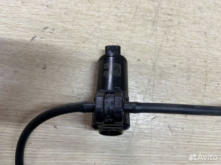 Моторчик омывателя Toyota Rav4 XA50