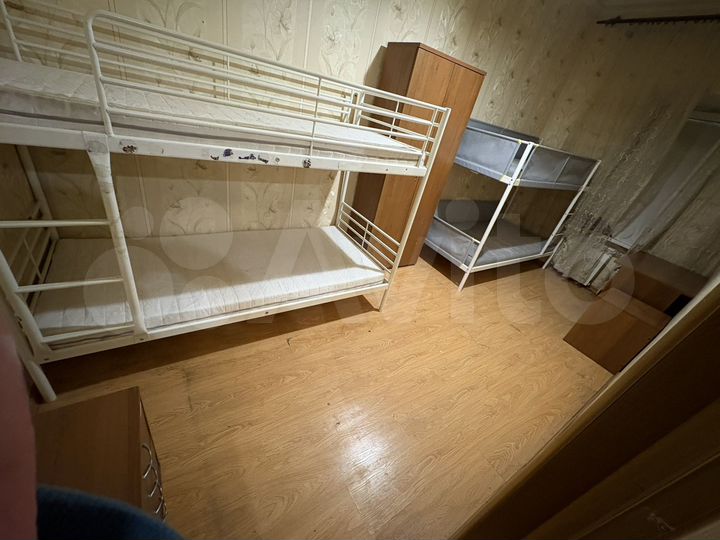 Комната 15 м² в 5-к., 1/8 эт.