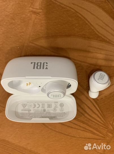 Беспроводные наушники JBL 300 tws