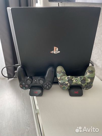 Продам Playstation 4 PRO