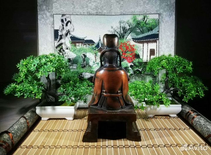 Антикварная буддийская статуэтка Бог богатства