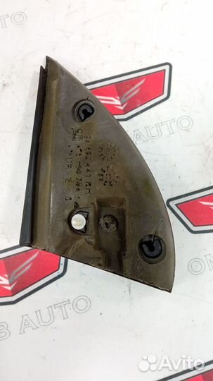 Уголок правой двери (зеркала) Опель Астра H