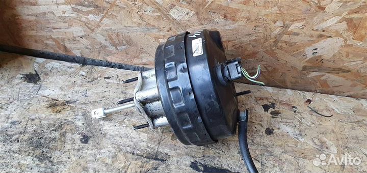 Усилитель тормозов вакуумный Ford Explorer 4