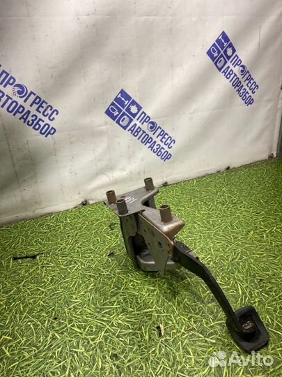 Педаль газа Nissan Tiida хэтчбек 1.6 HR16DE 2007