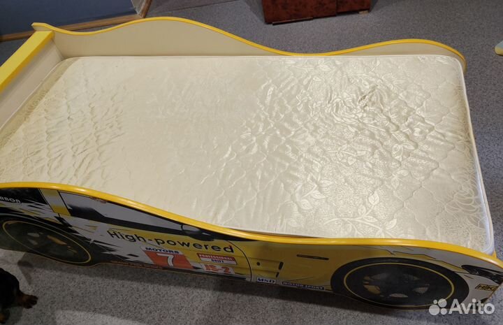 Кровать-машинка