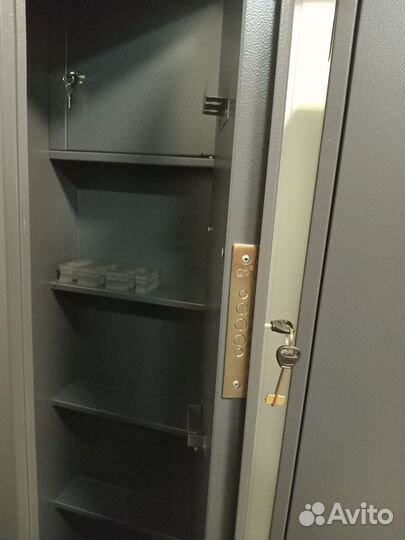 Сейф оружейный угловой