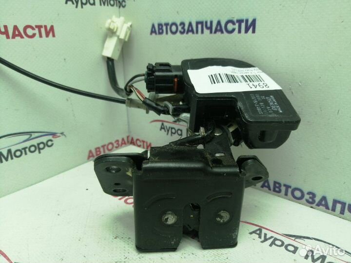 Замок 5-й двери задний Toyota Allex NZE121