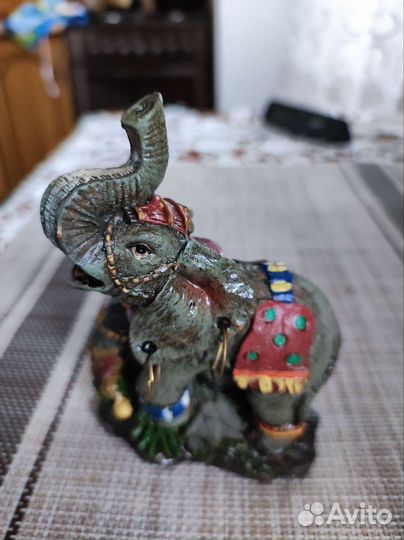 Статуэтка слон