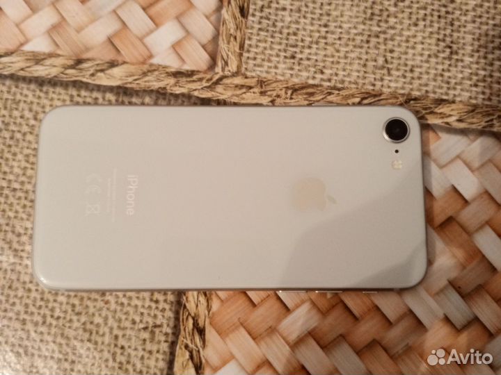 iPhone 8, 64 ГБ