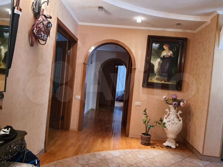 3-к. квартира, 110 м², 5/10 эт.