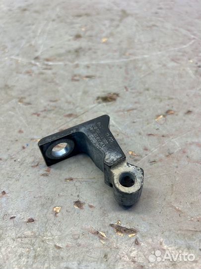 Петля двери передняя правая Audi A6 C7 3.0 2012