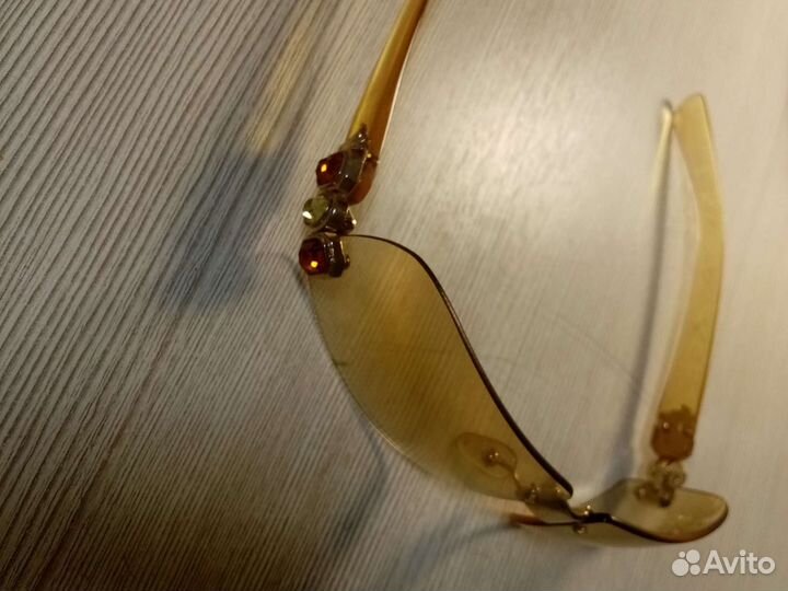 Солнцезащитные очки женские брендовые