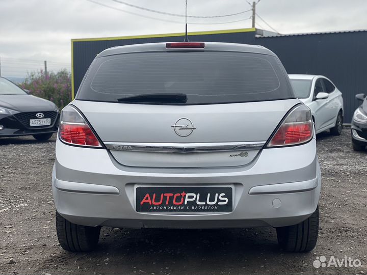 Opel Astra 1.6 МТ, 2011, 136 000 км