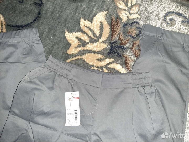 Медицинская рубашка и брюки