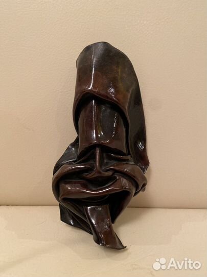 Маска из кожи