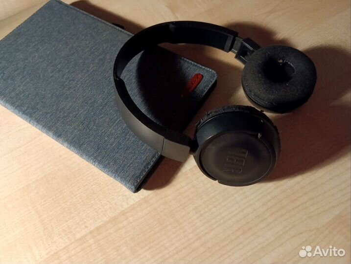 Bluetooth JBL Tune 510BT white and black