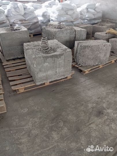 Бетонные блоки