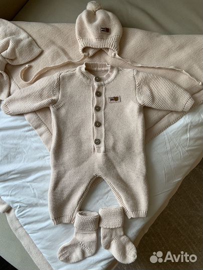 Комплект на выписку, конверт и костюм демисезонный