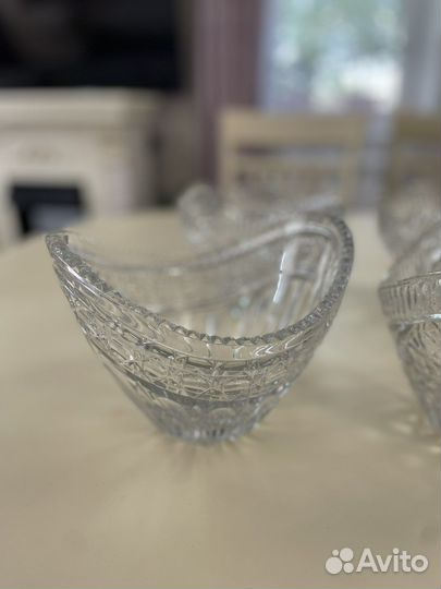 Хрустальные вазы конфетницы