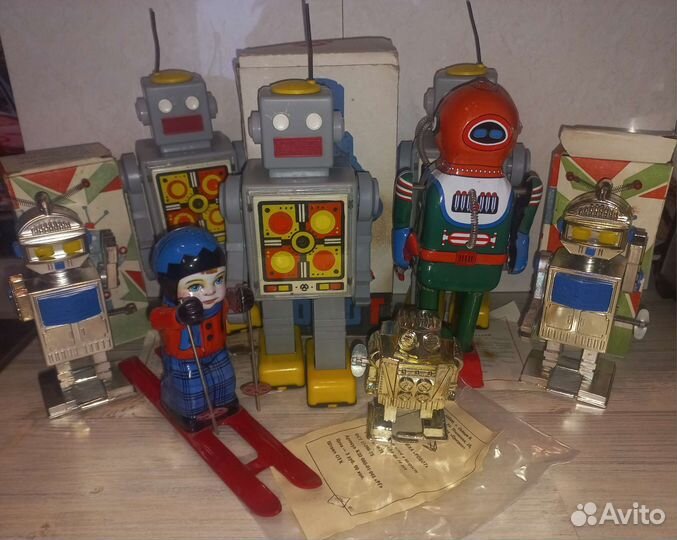 Механические игрушки времен СССР Робот заводной