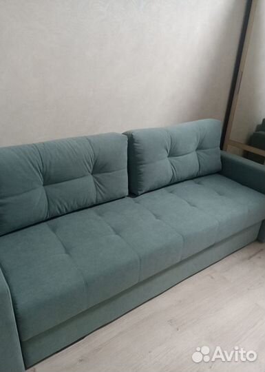 Прямой диван-еврокнижка с механизмом пантограф