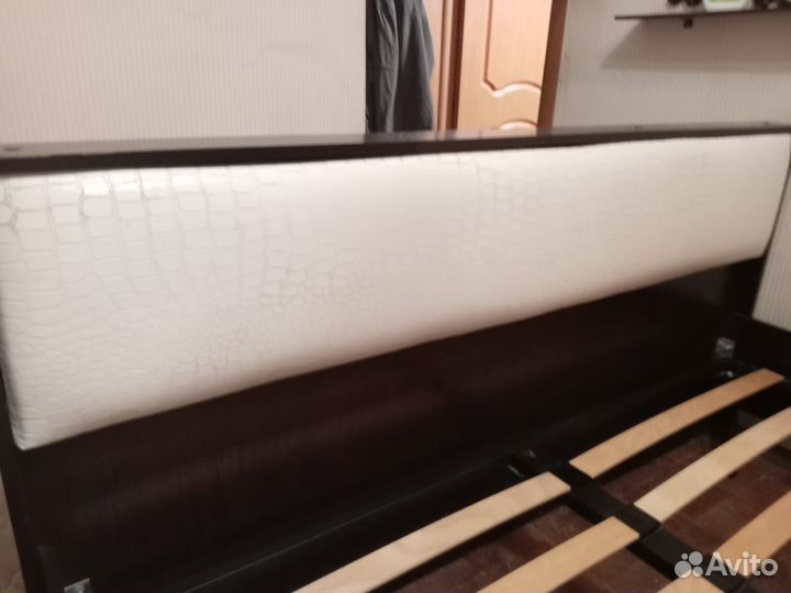 Кровать двухспальная