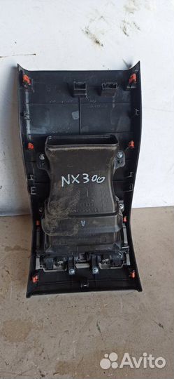 Накладка центральной консоли задняя Lexus Nx300