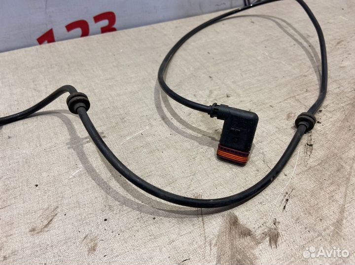 Датчик ABS задний Mercedes C180 C204 271.820 2012