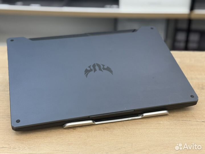 Asus TUF Gaming 144Hz GTX 1660Ti + i5-10300H