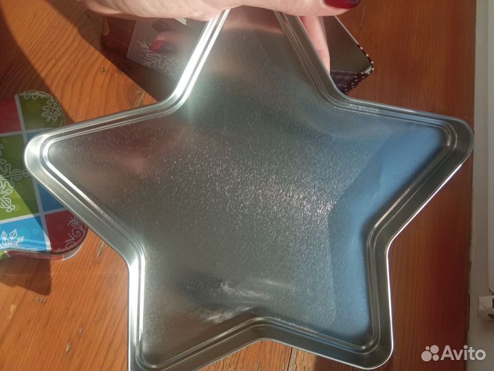 Коробка банка жестяная новый год новогодняя