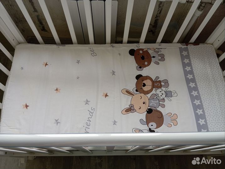 Детская кроватка из массива