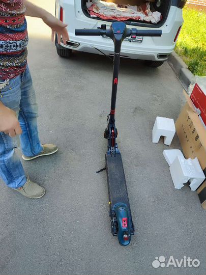 Российский электросамокат Tribe Himba Pro